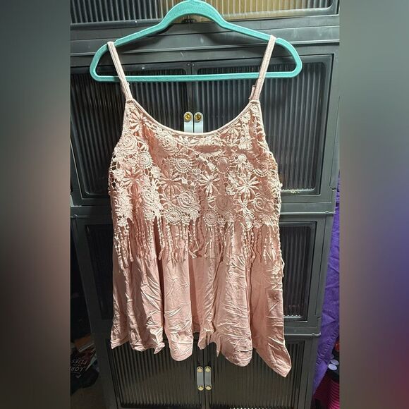 BloomChic Tops - BloomChic Blush pink Lace Spaghetti Strap Tunic • 18–22 • NWT